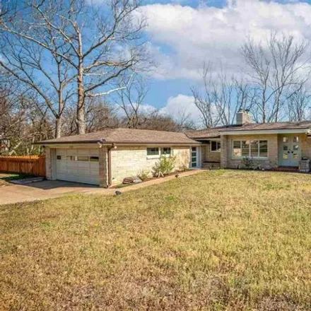 Buy this 3 bed house on 2321 Bellehaven Road in Manhattan, KS 66502