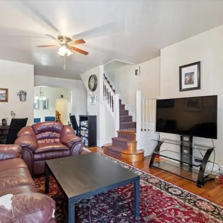 Image 2 - 6088 Haddington Lane, Philadelphia, PA 19151, USA - House for sale