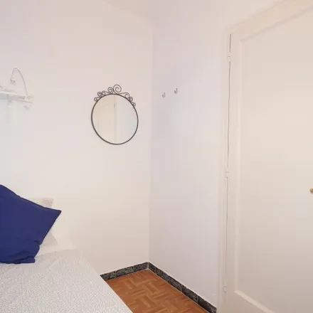 Rent this 3 bed room on Carrer de Sugranyes in 128, 08208 Barcelona