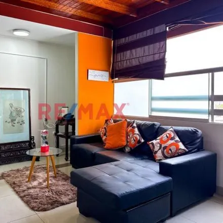 Rent this 2 bed apartment on Opticas Díaz in Avenida San Luis, San Borja