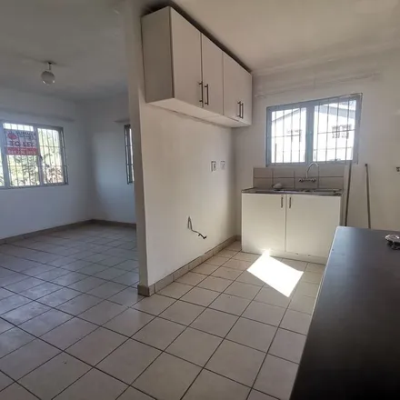 Image 3 - Tweedfern Place, Redfern, Phoenix, 4310, South Africa - Apartment for rent