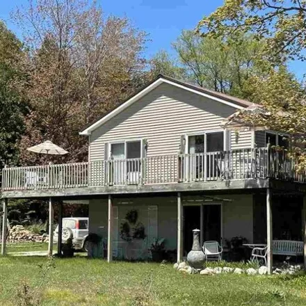 Image 3 - South End Road, Peaine Township, MI, USA - House for sale