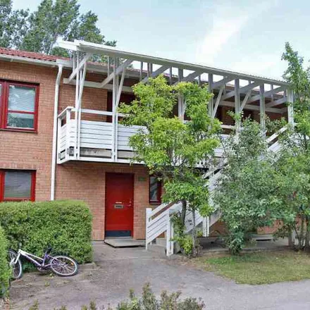 Rent this 4 bed apartment on Landbogatan in Lantmannagatan, 583 32 Slaka