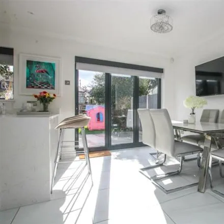 Image 4 - Orchard Lane, Pilgrims' Hatch, CM15 9RS, United Kingdom - Duplex for sale