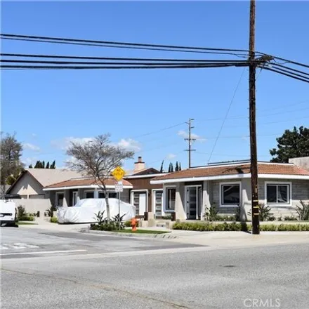 Image 2 - 491 South Pine Street, Orange, CA 92866, USA - House for sale