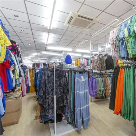 Image 3 - Envy Jeans, 188 Commercial Road, St. George in the East, London, E1 2JT, United Kingdom - House for sale