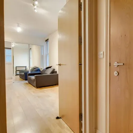 Image 3 - Islington Smiles, 246 Upper Street, London, N1 1RU, United Kingdom - Apartment for rent