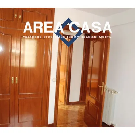 Rent this 3 bed apartment on Calle de la Marroquina in 22, 28030 Madrid