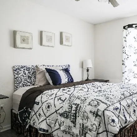 Rent this 1 bed room on Canterbury Circle in Berkshire Woods, Savannah