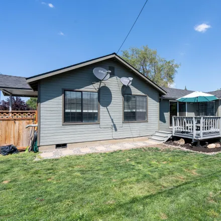 Buy this 2 bed house on 2464 Southwest 24th Street in Redmond, OR 97756