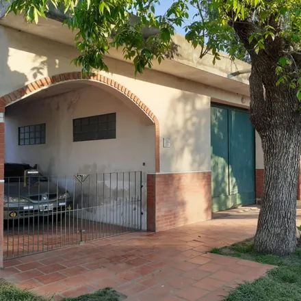 Buy this studio house on 1144- De Lia in Partido de Florencio Varela, 1891 Ingeniero Juan Allan