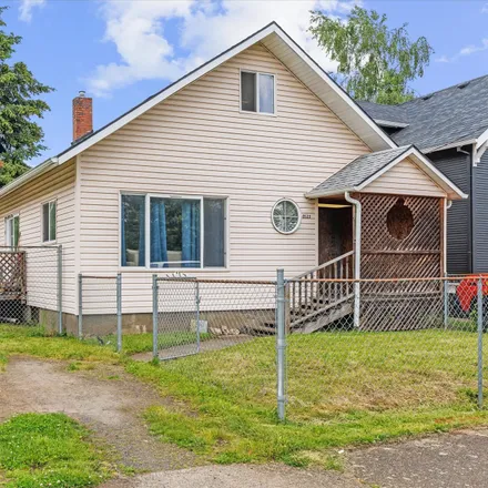 Buy this 2 bed house on 8523 North Newman Avenue in Portland, OR 97203