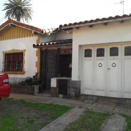 Buy this 2 bed house on Avenida Segurola (LdZ) - 30 de Septiembre (AB) 150 in Partido de Lomas de Zamora, Adrogué