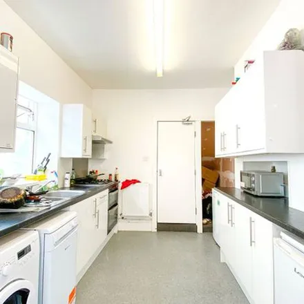 Image 2 - 44 Brading Road, Brighton, BN2 3PD, United Kingdom - Townhouse for rent