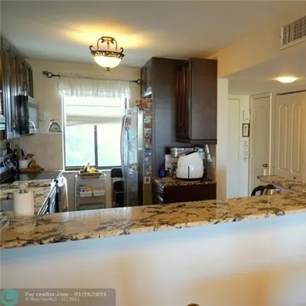 Image 5 - Tennis Club Drive, Schall Circle, Palm Beach County, FL 33417, USA - Condo for sale