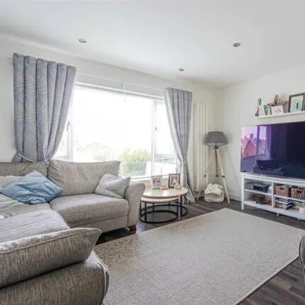 Image 3 - Yew Tree Close, Cardiff, CF5 3TS, United Kingdom - Townhouse for sale