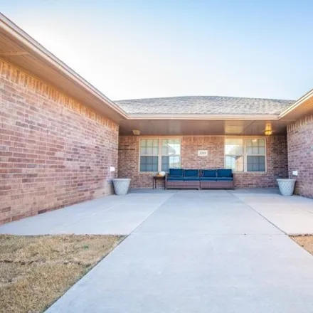 Image 2 - 5791 Grinnell Street, Lubbock, TX 79416, USA - House for sale