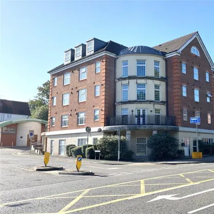 Image 1 - Dorchester Court, Osnaburgh Hill, Camberley, GU15 3HG, United Kingdom - Apartment for rent