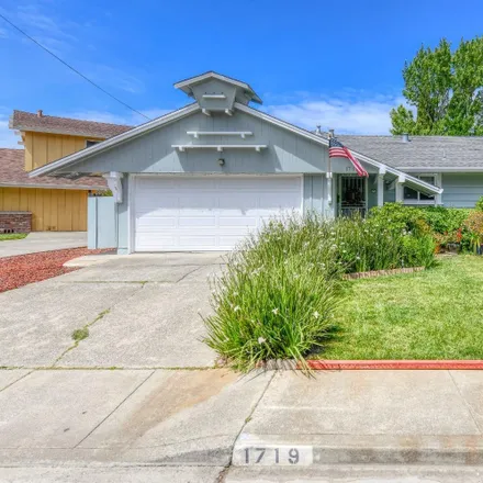 Buy this 3 bed house on 1719 Elm Street in Fairfield, CA 94533