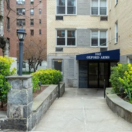 Image 2 - 3500 Oxford Avenue, New York, NY 10463, USA - Apartment for sale