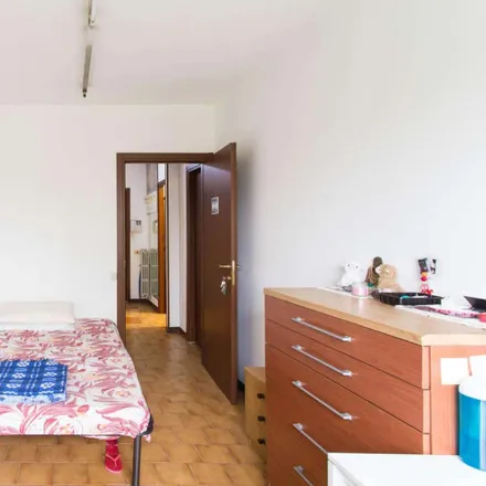 Rent this 5 bed room on Via dei Missaglia in 20142 Milan MI, Italy