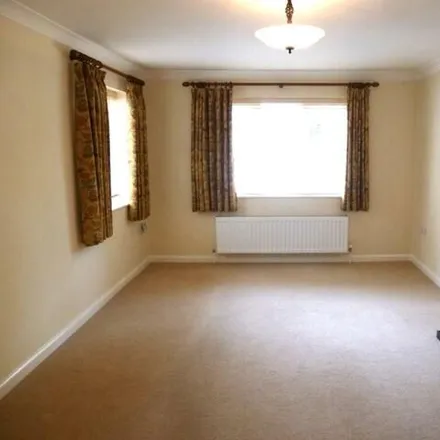 Image 9 - St Martin's Close, Stamford, PE9 2LF, United Kingdom - Townhouse for rent