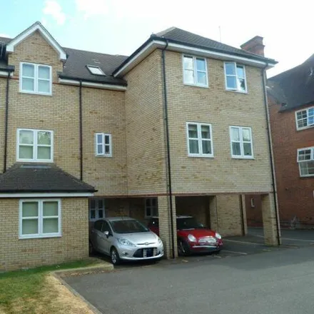 Rent this 1 bed apartment on The Avenue in Northampton, NN1 5AR