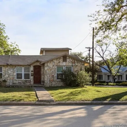 Buy this 3 bed house on 990 West Coll Street in Highland Park, New Braunfels