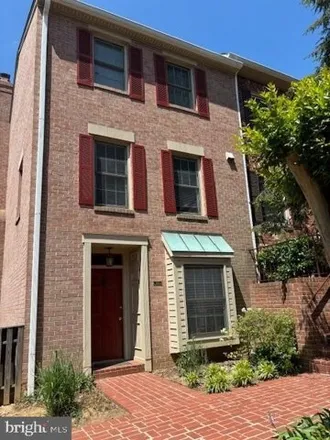 Rent this 3 bed townhouse on 870 North Jackson Street in Arlington, VA 22201