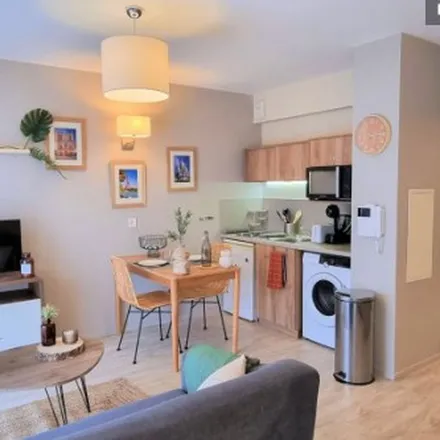 Rent this 1 bed apartment on Place du Château in 1 Rue des Plantes, 78600 Maisons-Laffitte