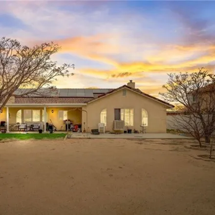 Image 2 - 18865 Caballero Drive, Apple Valley, CA 92308, USA - House for sale