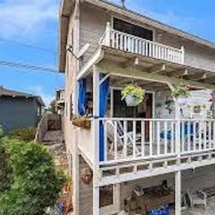 Rent this 4 bed house on 133 West Marquita in San Clemente, CA 92672