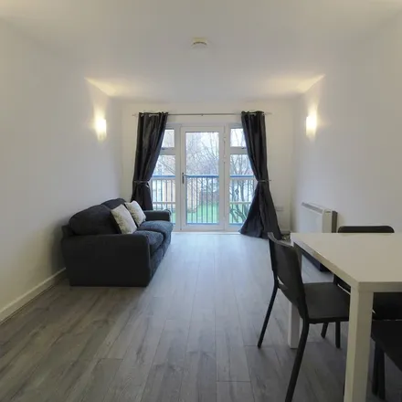 Rent this 1 bed apartment on 37 Kennet Walk in Reading, RG1 3GJ
