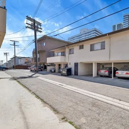 Image 7 - Osteo Strong, South Barrington Avenue, Los Angeles, CA 90025, USA - House for sale