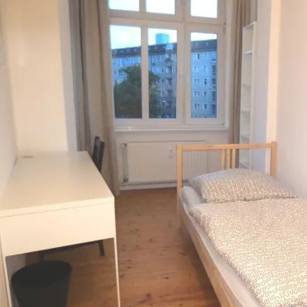 Rent this 6 bed room on Hallandstraße 4 in 13189 Berlin, Germany