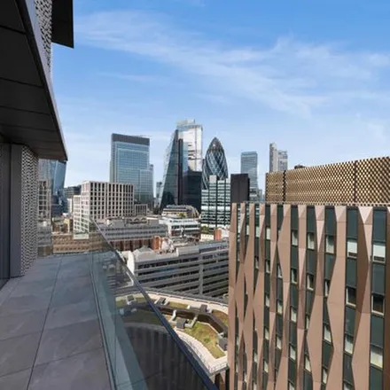 Rent this 3 bed apartment on Minories in Aldgate, London