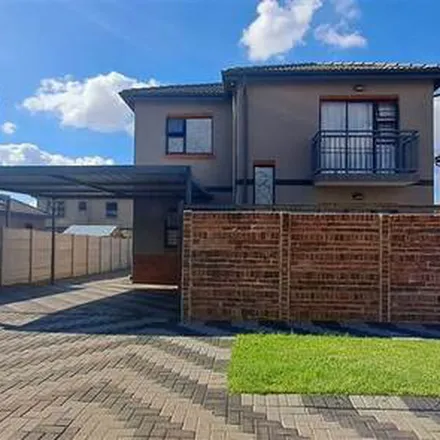 Rent this 4 bed apartment on unnamed road in Tshwane Ward 55, Pretoria