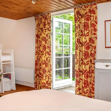 Rent this 7 bed house on 286 33 Örkelljunga