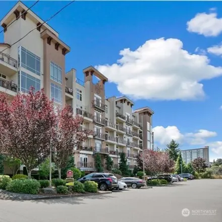Buy this 3 bed condo on 300 East 32nd Street in Tacoma, WA 98404