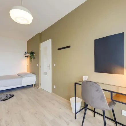 Rent this 1 bed apartment on 49 Avenue Rockefeller in 69003 Lyon, France