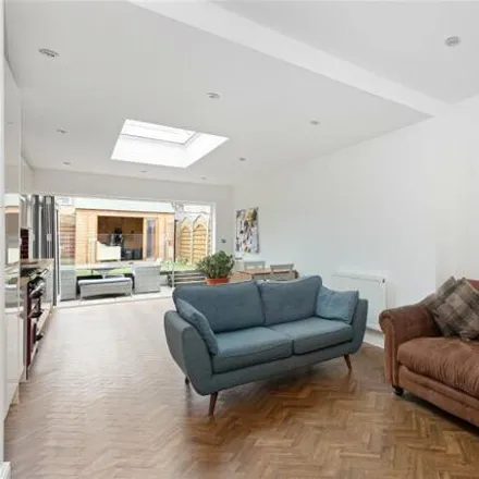 Image 5 - Conference Road, London, SE2 0YJ, United Kingdom - Townhouse for sale