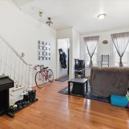 Image 4 - 1700 Bowers Street, Philadelphia, PA 19130, USA - House for sale