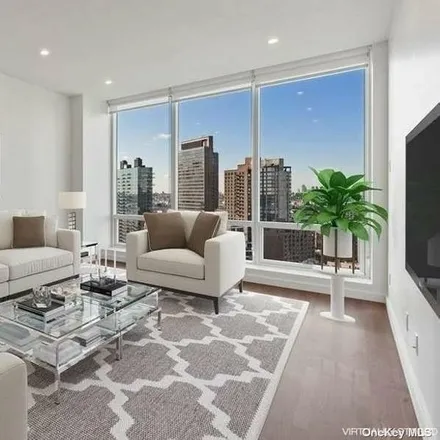 Image 2 - 27-03 42nd Road, New York, NY 11101, USA - Condo for sale