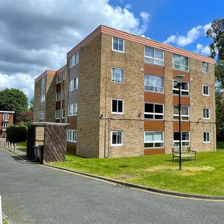 Rent this 2 bed apartment on Shortlands Grove in London, BR2 0LR