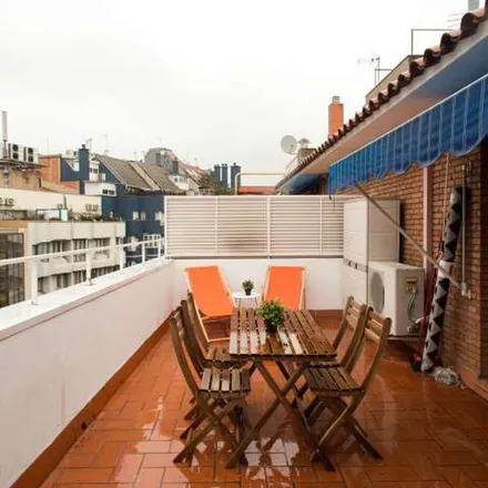 Image 5 - Carrer de Mont-Roig, 3, 08006 Barcelona, Spain - Apartment for rent