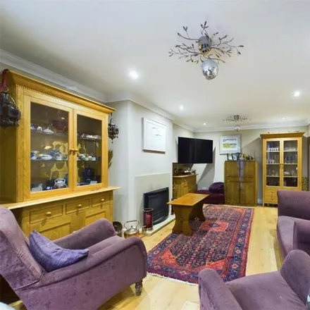 Image 3 - Top Common, Newell Green, RG42 3SH, United Kingdom - House for sale