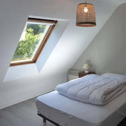 Rent this 3 bed house on 56730 Saint-Gildas-de-Rhuys