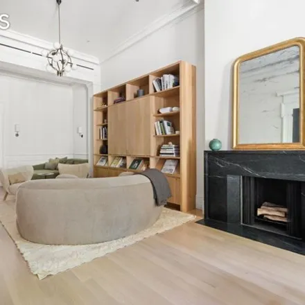 Image 4 - 64 West 11th Street, New York, NY 10011, USA - Townhouse for sale