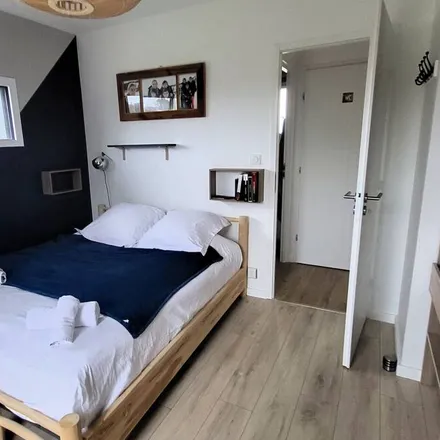 Rent this 5 bed house on Saint-Pabu in Rue du Passage, 29830 Corn Ar Gazel