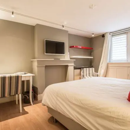 Rent this 1 bed apartment on Rue de l'Aqueduc - Waterleidingsstraat in 1050 Ixelles - Elsene, Belgium